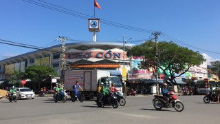 Chợ Cồn trên đường Hùng Vương, phường Vĩnh Trung, quận Hải Châu, TP Đà Nẵng hiện nay. (Ảnh: Văn Luận).