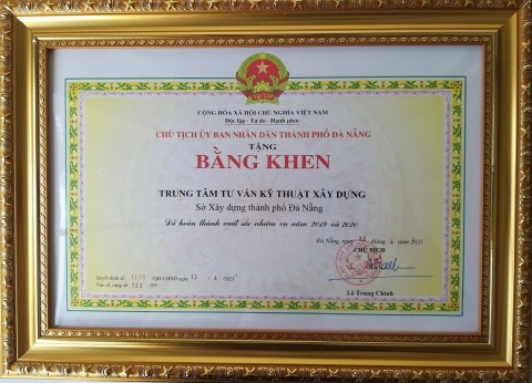 Trung tâm tư vấn kỹ thuật xây dựng thành phố Đà Nẵng được Chủ tịch UBND Đà Nẵng tặng Bằng khen và danh hiệu Tập thể lao động xuất sắc.