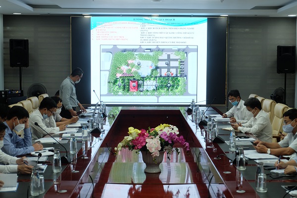 Các đơn vị đề xuất giải pháp quy hoạch kiến trúc Công viên Thanh niên (tại phường Hòa Cường Nam, quận Hải Châu và phường Khuê Trung, quận Cẩm Lệ) và phương án mở rộng Khu di tích quốc gia Nghĩa trũng Hòa Vang (Công viên ký ức)