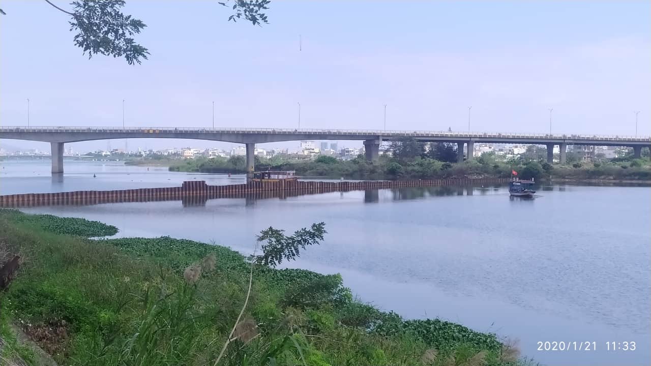 Hoàn thành xây dựng Đập tạm trên sông Cẩm Lệ đề phòng nước nhiễm mặn